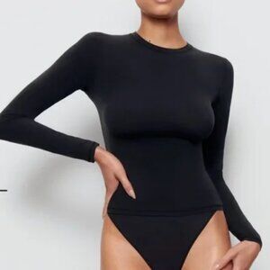 NWT SKIMS Fits Everybody Long Sleeve T-Shirt - Onyx M